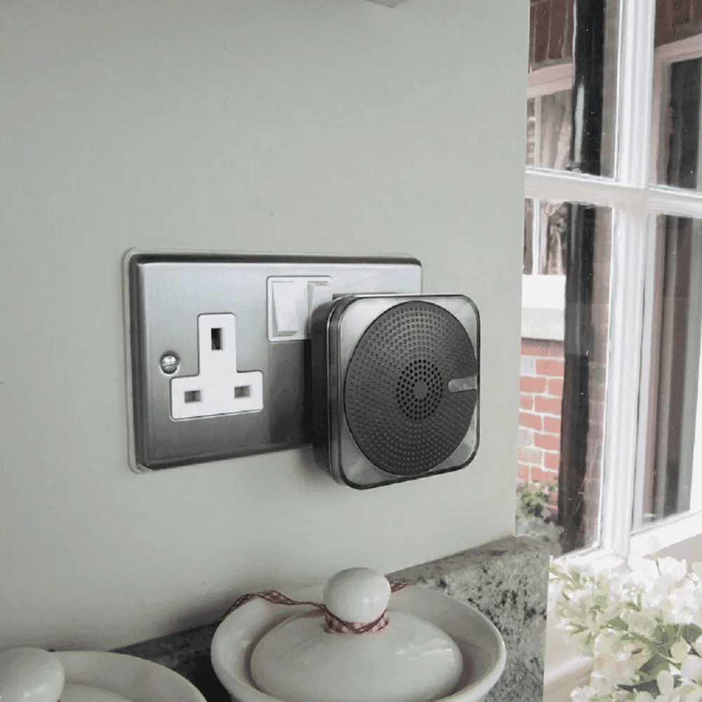 Plug In Door Bell With Kinetic Push White - Image 5