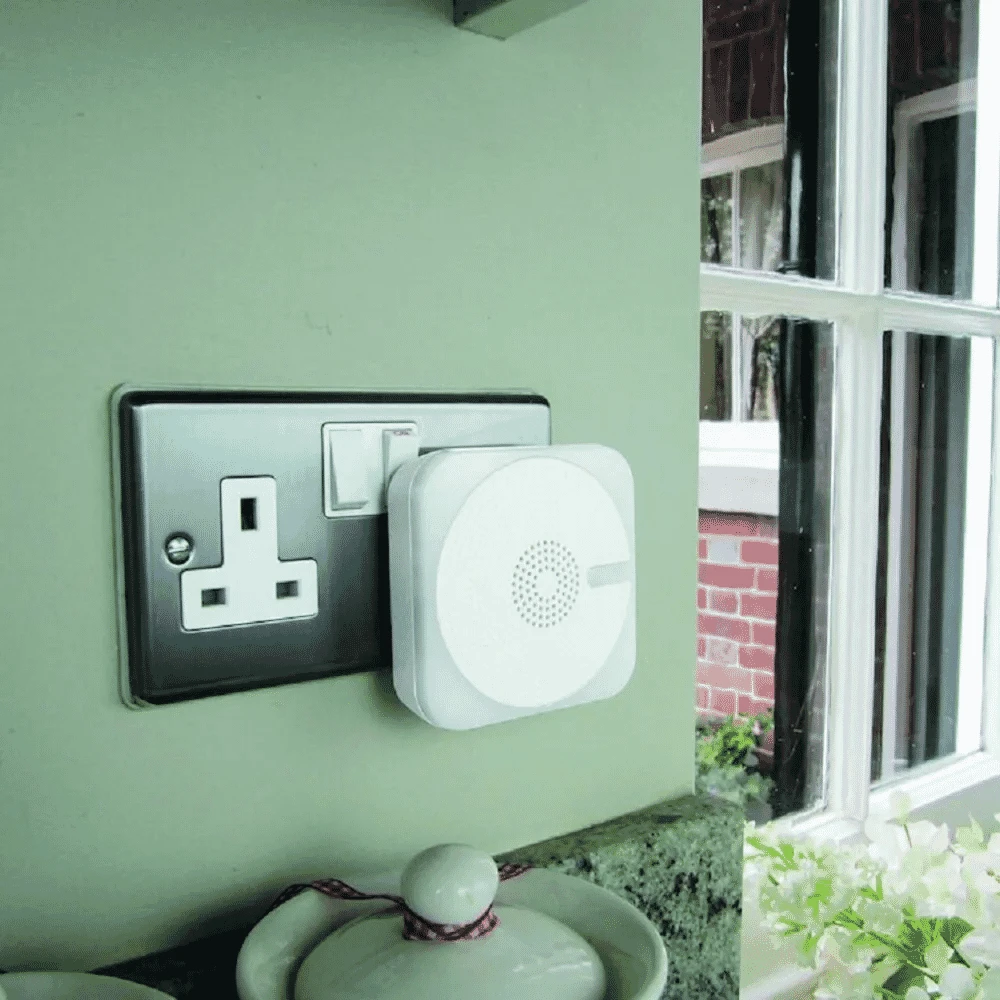 Plug In Door Bell With Kinetic Push White - Image 2
