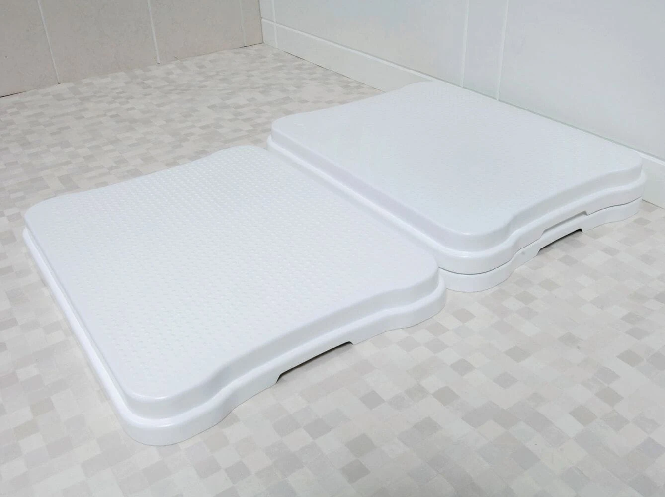 Nuvo Adjustable Bath Step - Image 2