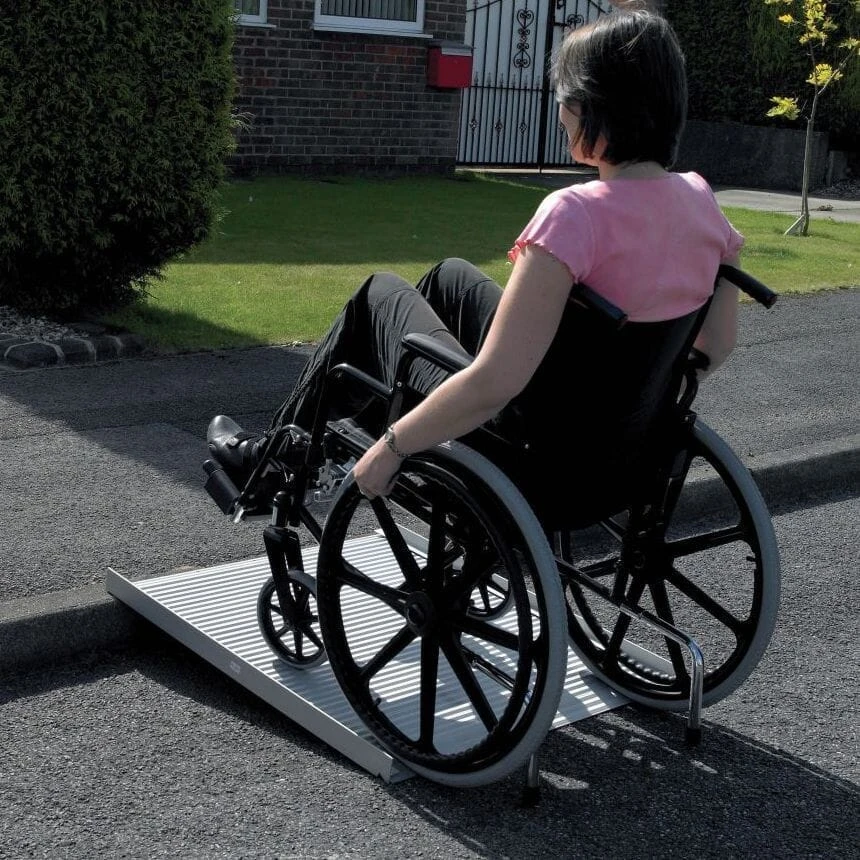 Roll-Up Wheelchair Ramp Length 918mm (3ft) - Image 4