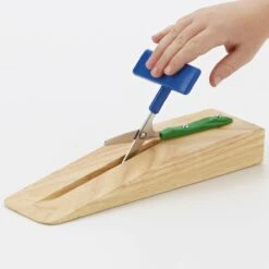 Mounted Table Top Scissors (Wooden) Mounted Table Top Scissors Wooden 45mm Round End Blade PTT-1_WB