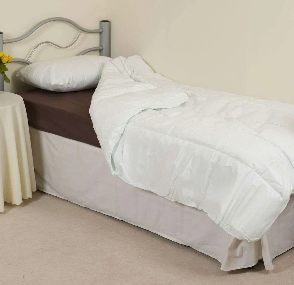 Waterproof & Wipe Clean Duvets & Pillows Waterproof & Wipe Clean Single Duvet - Image 2